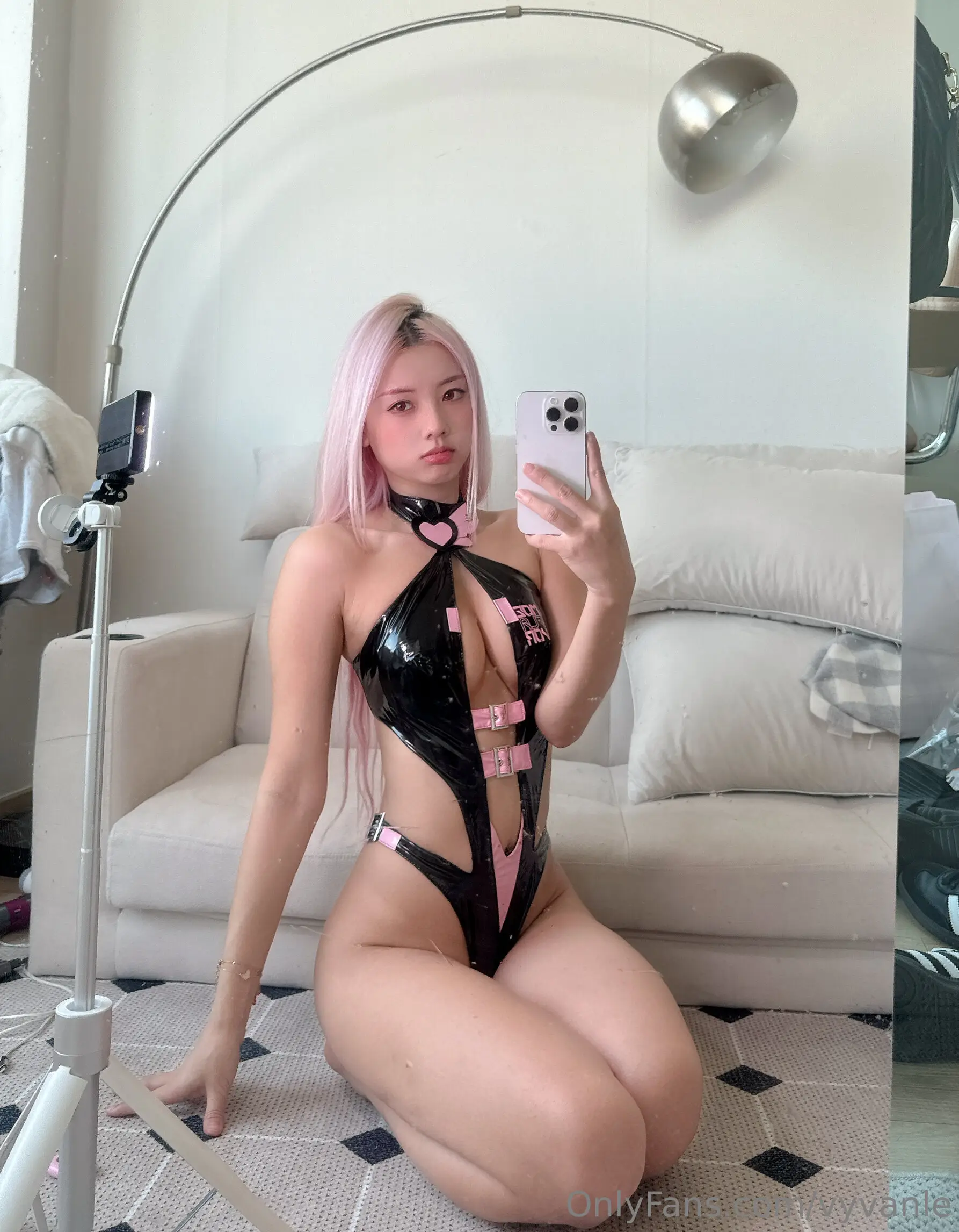 图片[1]-Vyvan Le 2024 Mar PPV 3 – Black Pink Bodysuit Campaign Set-AQA.CC